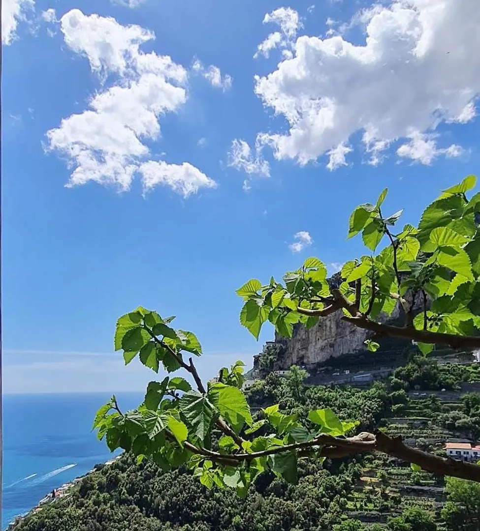 Casa de Férias Casa Sopramare Amalfi Casa Panoramica Con Giardino Vila